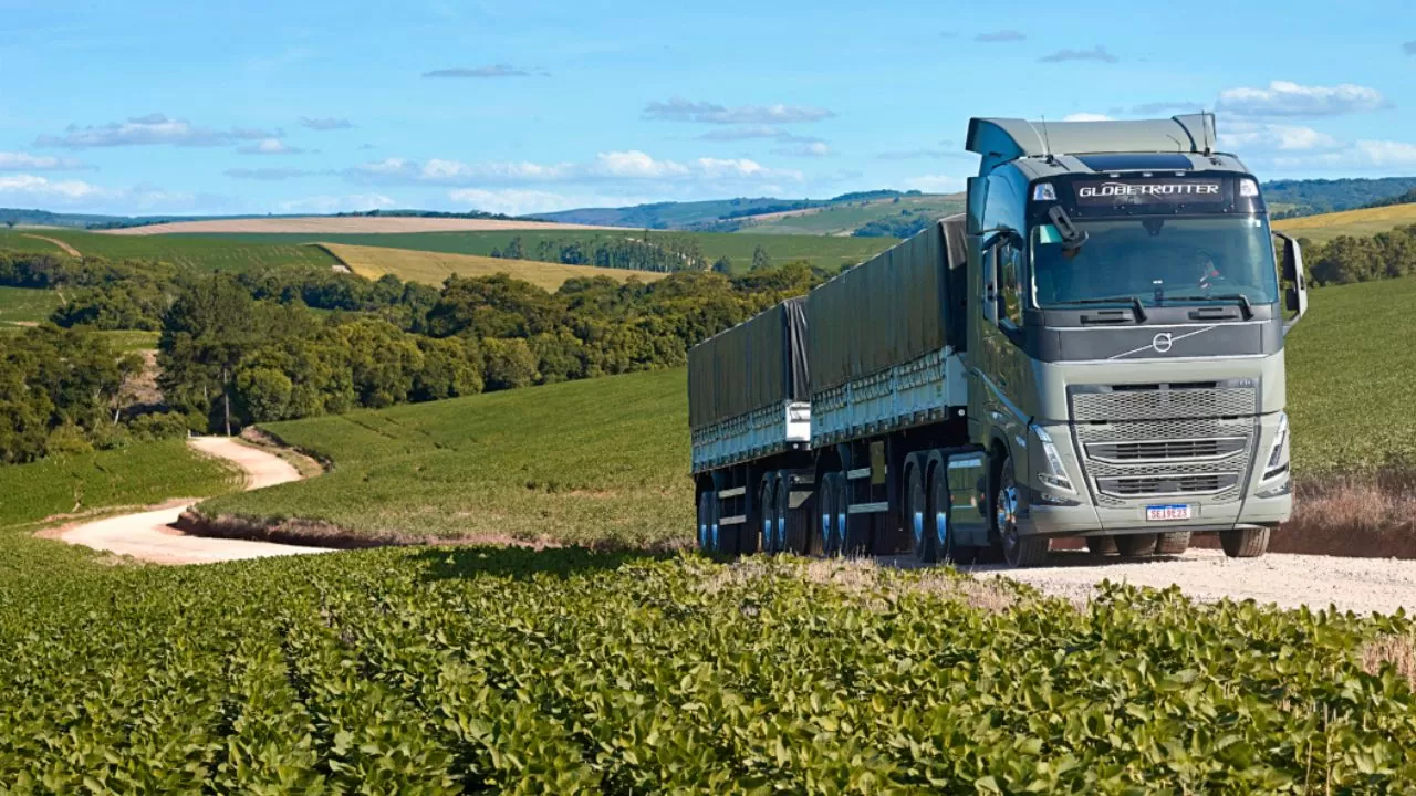 Volvo FH 6x4 com pacote XC