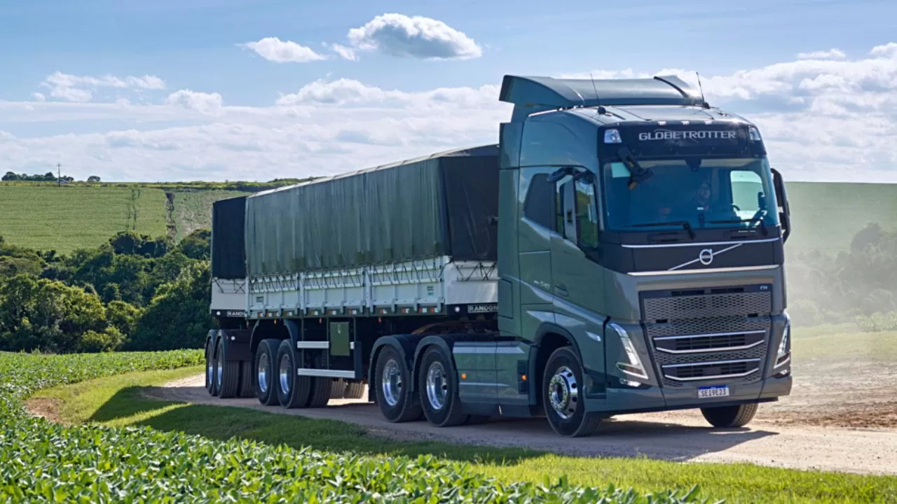 Volvo FH 6x4 com pacote XC