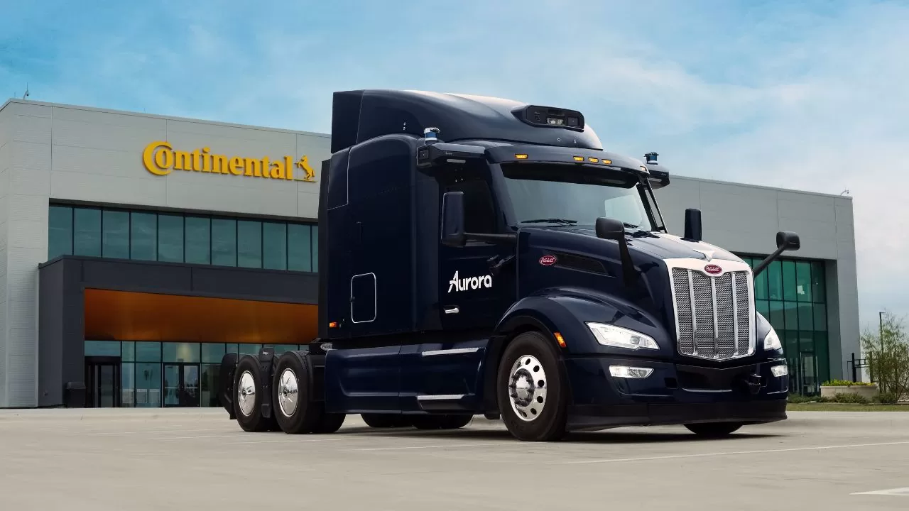 Continental e Aurora desenvolvem sistema de direção autônoma de Nível 4 para lançamento em 2027.