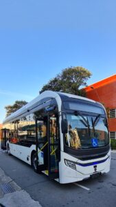Scania K 230E B4x2LB | Imagem: Frota&Cia