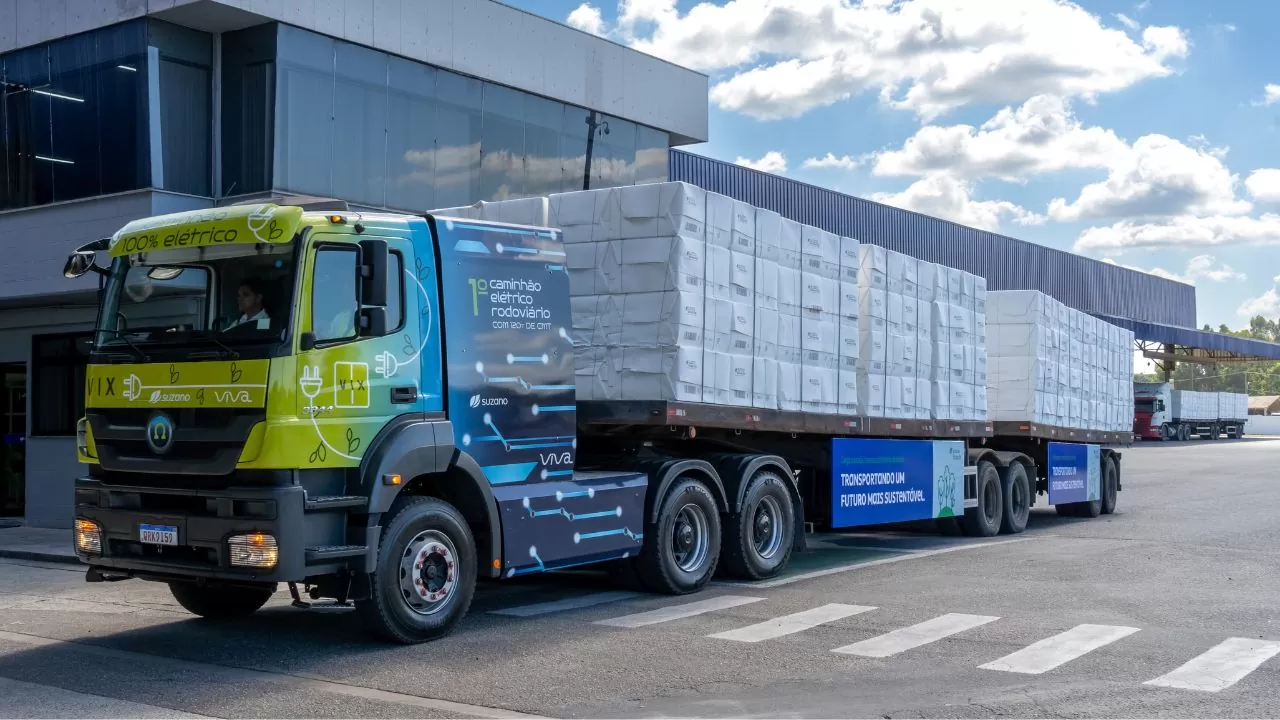 O Atlas é um Mercedes-Benz Axor 3344