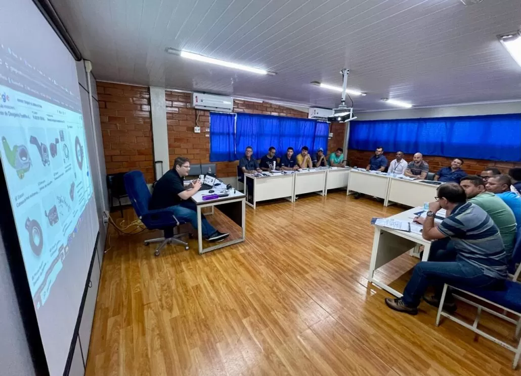 Curso ministrado para colaboradores da águia branca