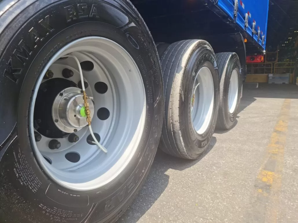 Caminhão com sistema instalado para testes da CDBS