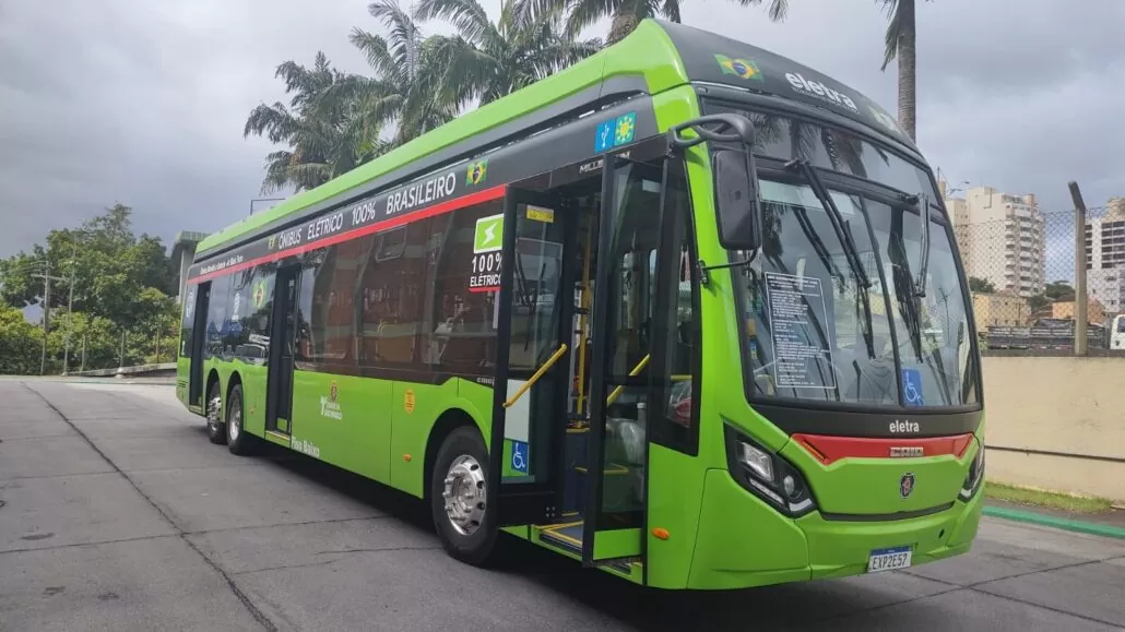 A Eletra e a Caio deram um grande passo para a mobilidade sustentável no Brasil ao produzirem os primeiros ônibus escolares elétricos 100% brasileiros.