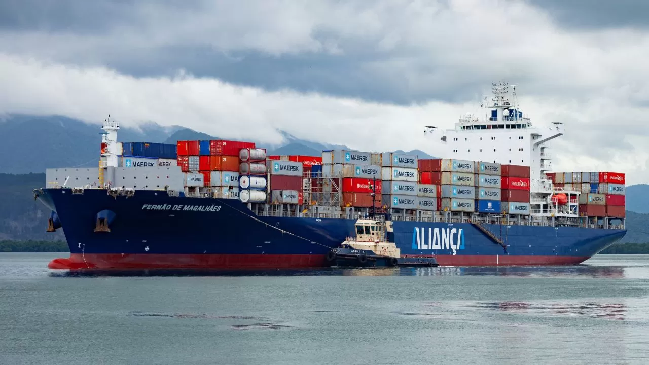 Embarcação da Aliança Navegação e Logística