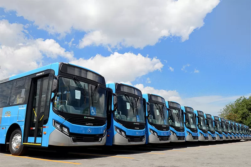 Licenciamento de ônibus mostraram uma evolução de 27,8% no trimestre, evidenciando o bom momento do setor segundo a Fenabrave