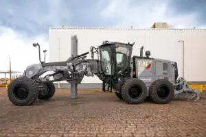 edição especial catterpilar Caterpillar apresenta a edição especial "Centennial Grey"