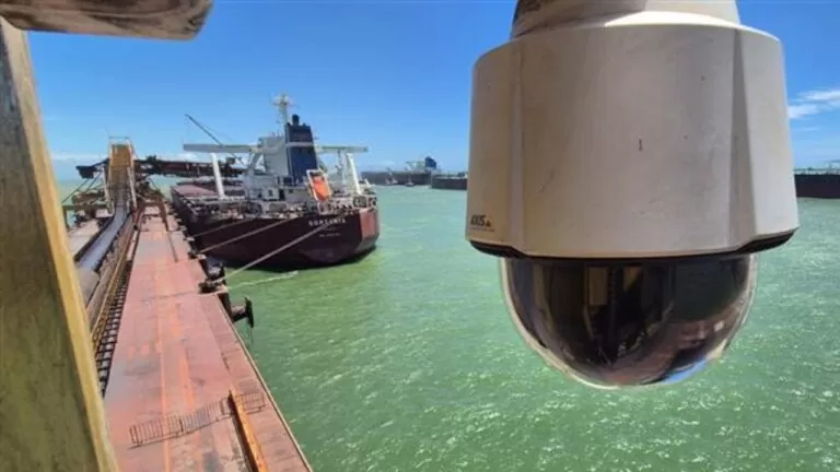 Câmeras de videomonitoramento para segurança no Porto do Açu