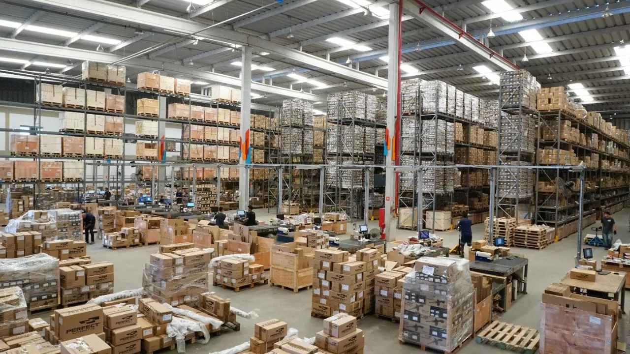 Centro de Distribuição da Perfect Automotive em Arujá (SP) Centro de Distribuição da Perfect Automotive em Arujá (SP)