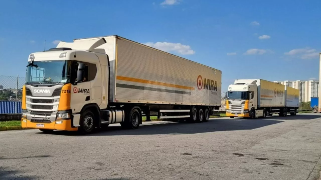 Caminhões da Mira Transportes