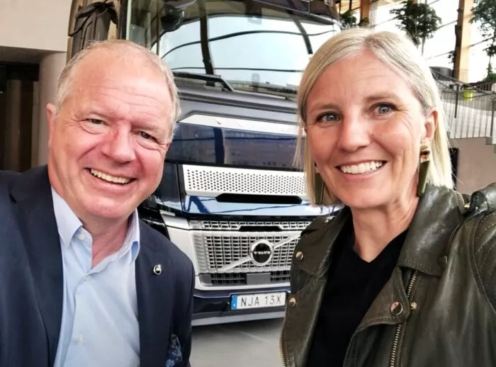 Lundstedt e Rådström, respectivamente, em selfie divulgada por meio de mídia social Lundstedt e Rådström, respectivamente, em selfie divulgada por meio de mídia social