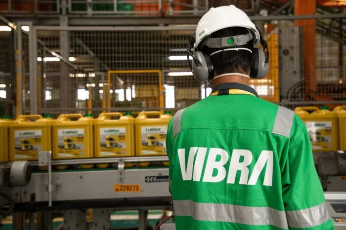 Linha de produção de lubrificantes da Vibra Linha de produção de lubrificantes da Vibra