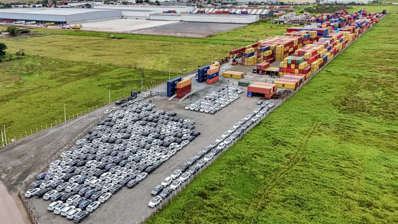 Operação envolvendo as duas mil unidades de produtos BYD em Itajaí