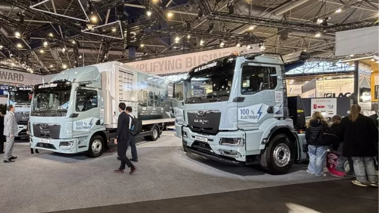 Estande com o MAN eTGL de 12 toneladas na Solutrans