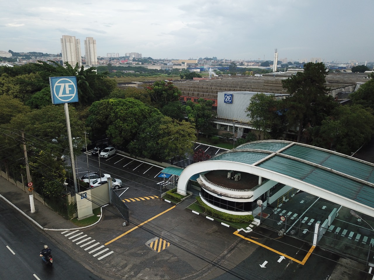 ZF lança programa inclusivo para surdos