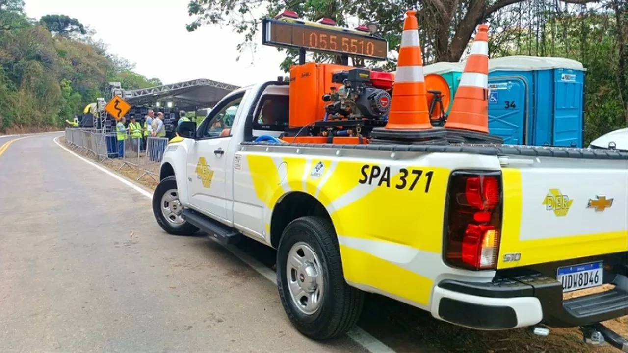 Veículo do DER-SP em rodovias estaduais
