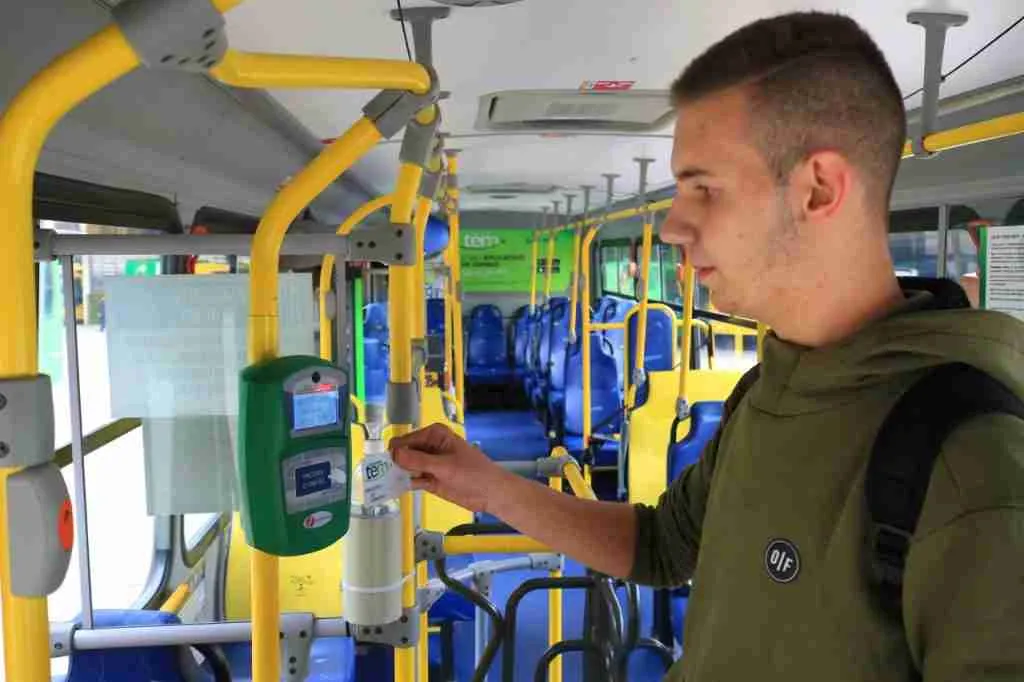 Ribeirão Pires implanta biometria facial em ônibus