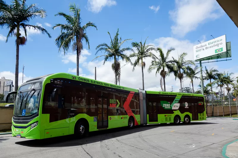 ônibus elétrico biarticulado