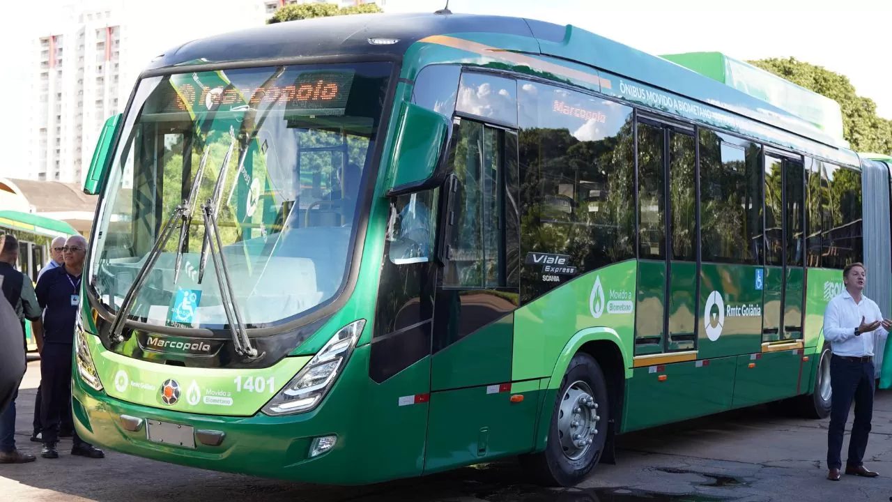 Conjunto Marcopolo Viale Express com Scania K 340C A6X2/2 NB Euro 6 pela Nova RMTC