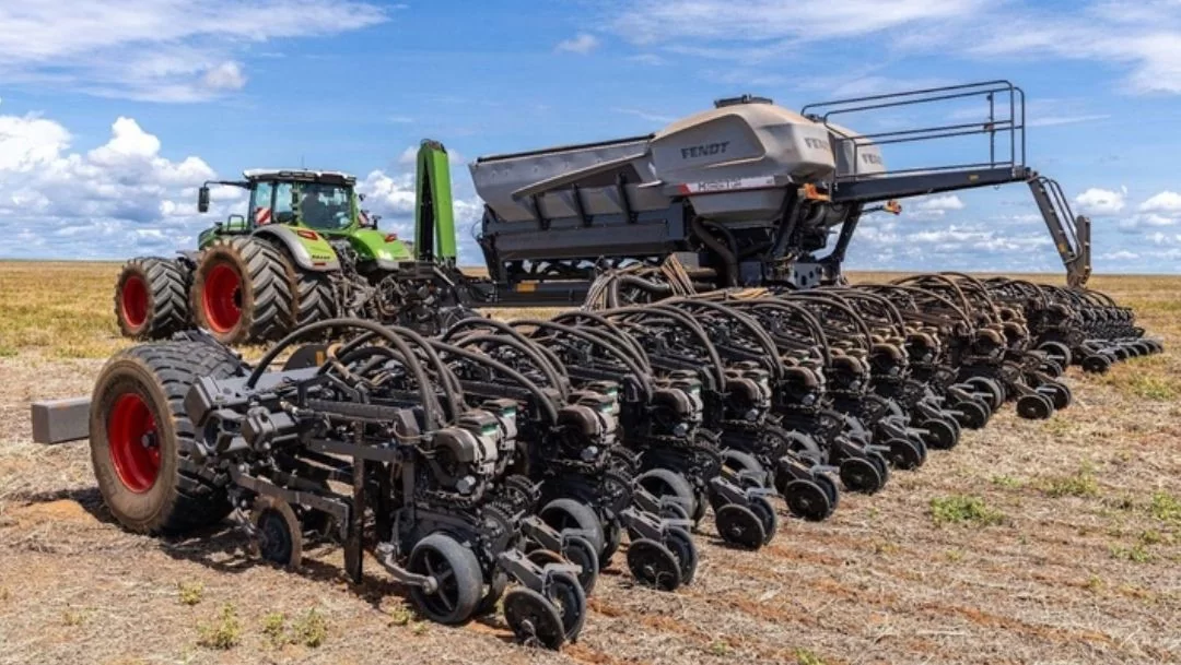 Fendt Momentum 30 e 40 linhas Fendt Momentum 30 e 40 linhas