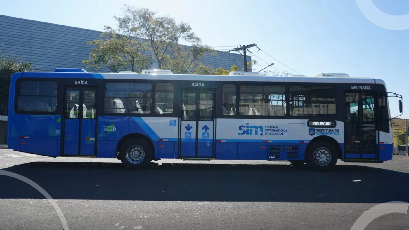 IMAGEM PARA DISCOVERY (79) Consórcio Fênix recebe 30 ônibus Caio Apache Vip V