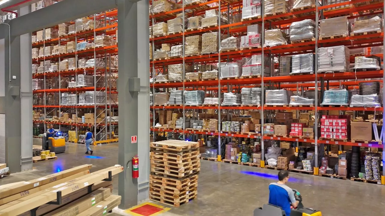 O pé direito do CD da Andra em Cajamar possui 14 metros de altura O pé direito do CD da Andra em Cajamar possui 14 metros de altura