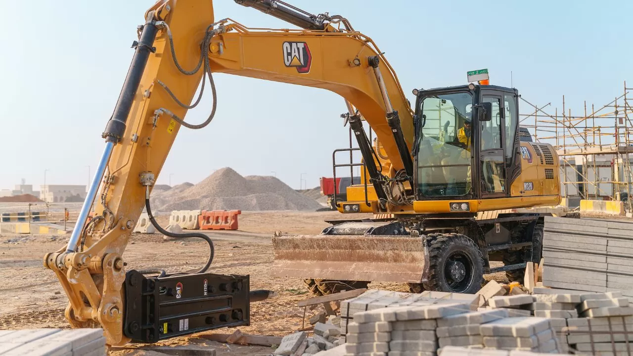CAT M320