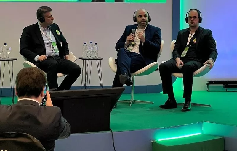 gerente executivo de Tecnologia, Moisés Sathler, falando durante a Bienal das Rodovias gerente executivo de Tecnologia, Moisés Sathler, falando durante a Bienal das Rodovias