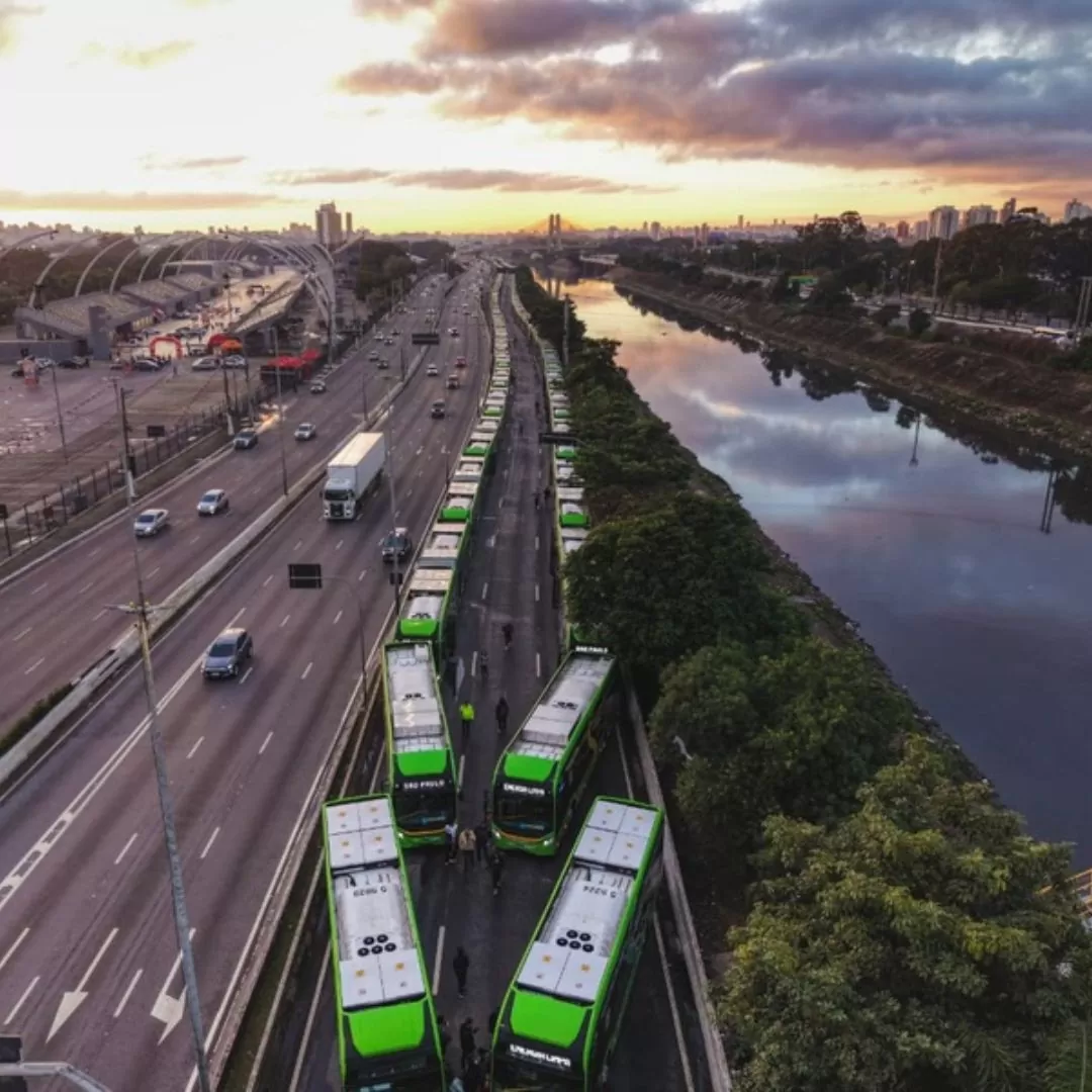 A entrega dos 500 ônibus elétricos ocorreu na Marginal Tietê A entrega dos 500 ônibus elétricos ocorreu na Marginal Tietê