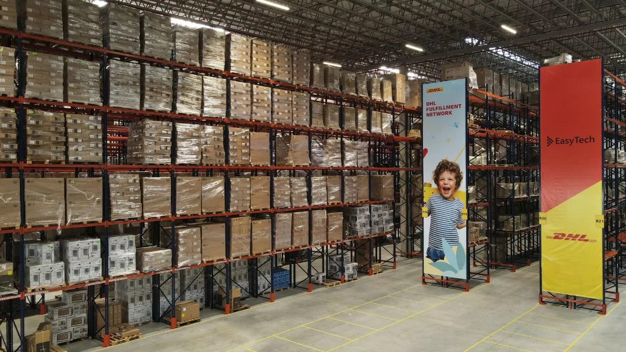 DHL Supply Chain opera CD para a EasyTech