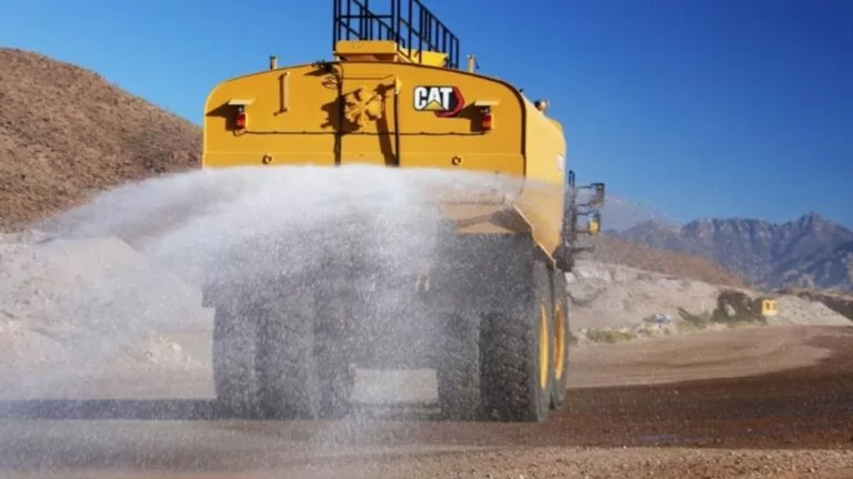 Sistema Water Delivery System 2.0 no CAT 777