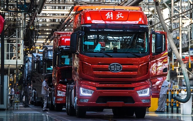 China acelera exportações de caminhões elétricos e busca repetir liderança conquistada nos carros de passeio