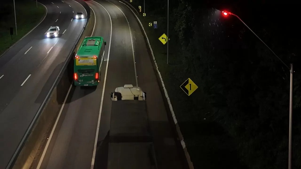 A EPR confirma mais 200 luminárias em novo trecho de 8 km da Serra do Mar A EPR confirma mais 200 luminárias em novo trecho de 8 km da Serra do Mar
