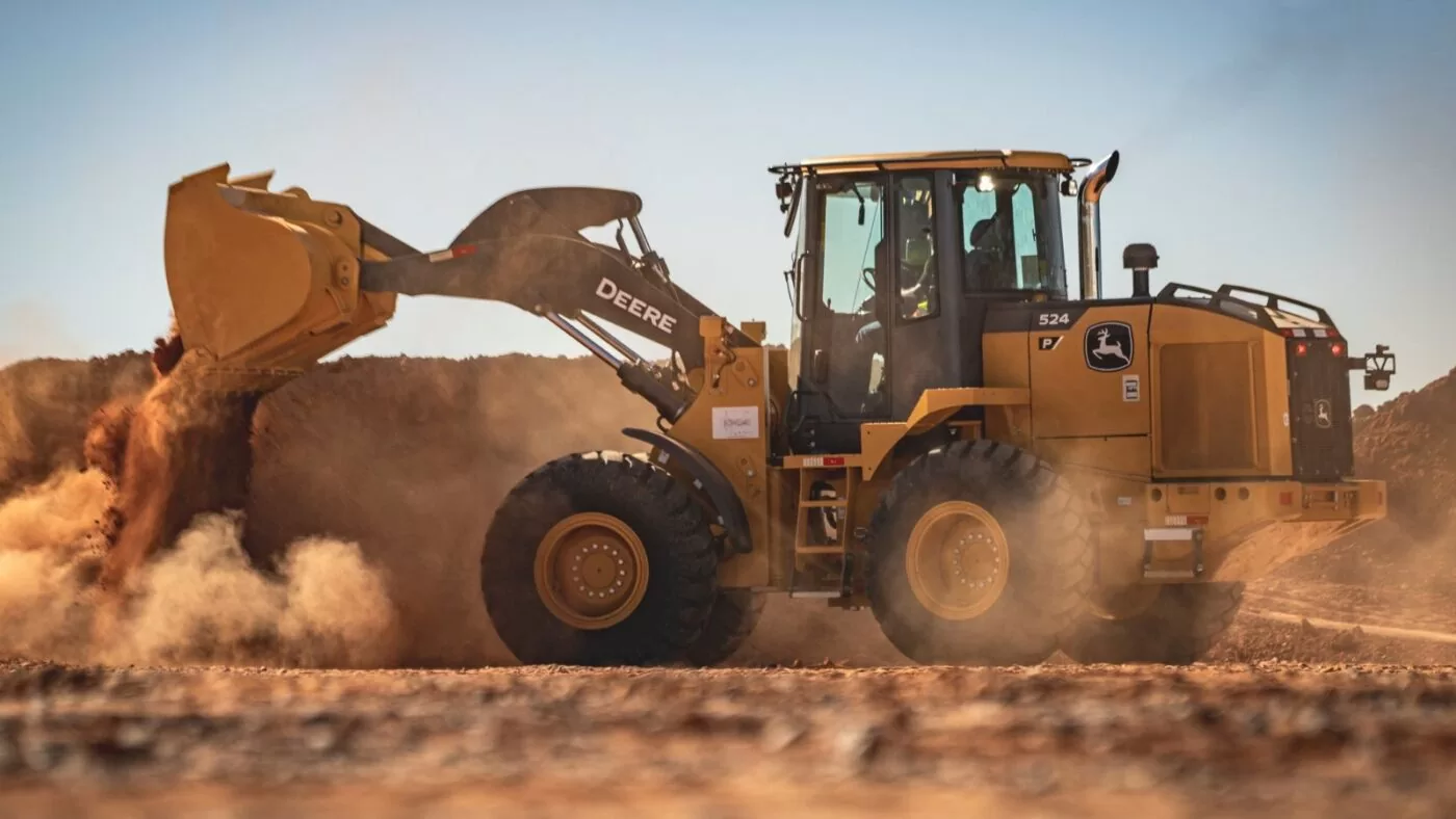 John Deere amplia rede de distribuição de construção com Agrosul e M.A. Máquinas