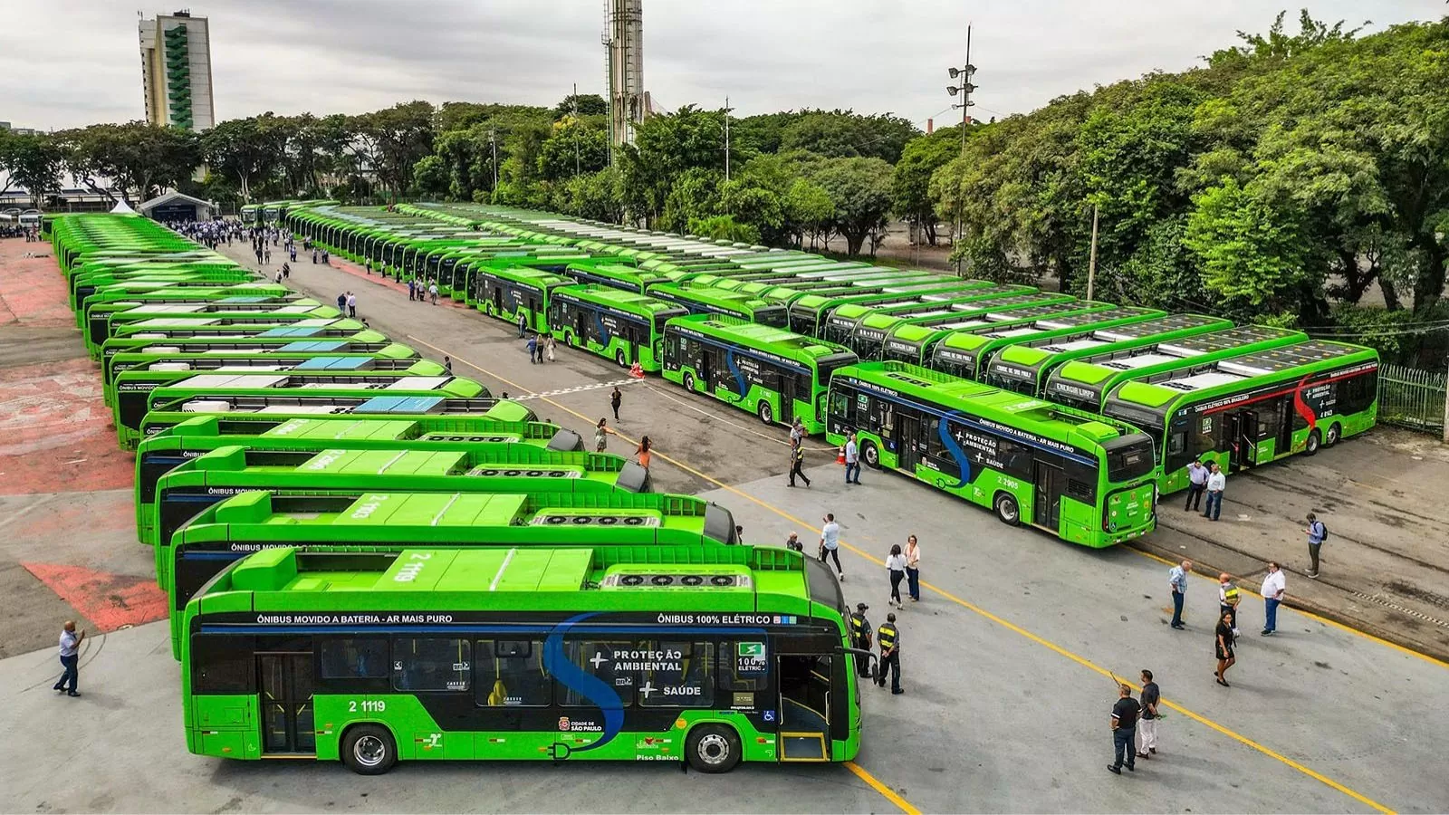 Mercado de ônibus elétricos cresce 92,5% no 1º semestre de 2026 e acelera eletrificação no Brasil