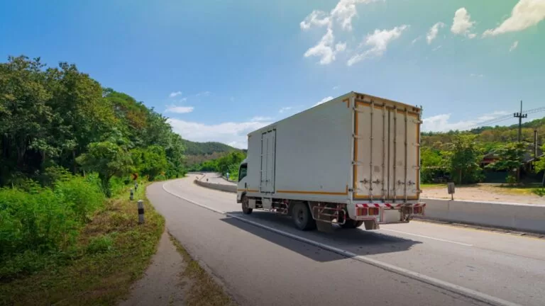 Programa Despoluir cresce 35% em atendimentos no transporte de cargas de São Paulo em 2026