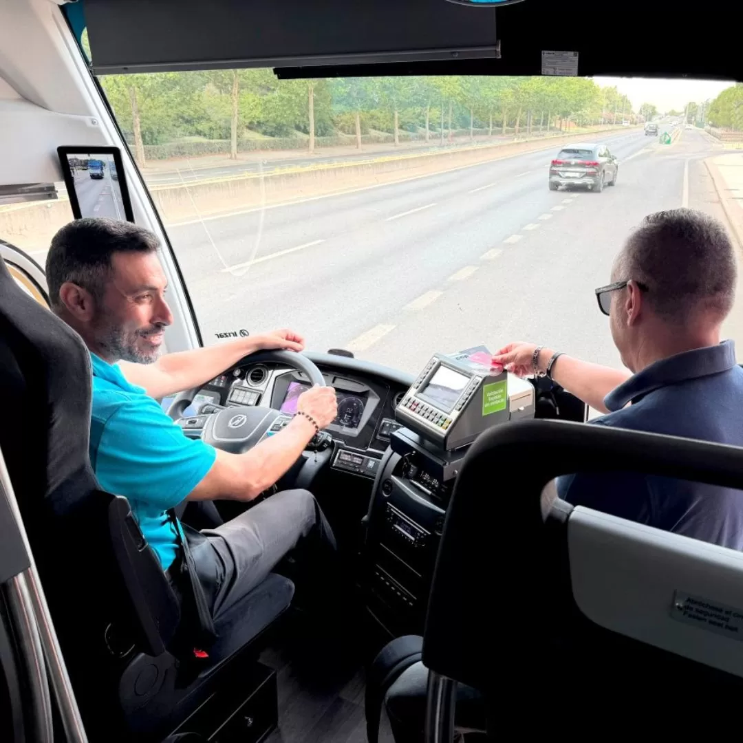 O Irizar FCPM C190 está operando pela Alsa em Madri
