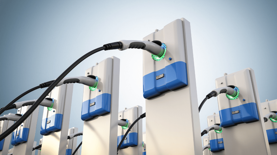 Infraestrutura de recarga cresce mais rápido que vendas de veículos elétricos na Europa, aponta T&E