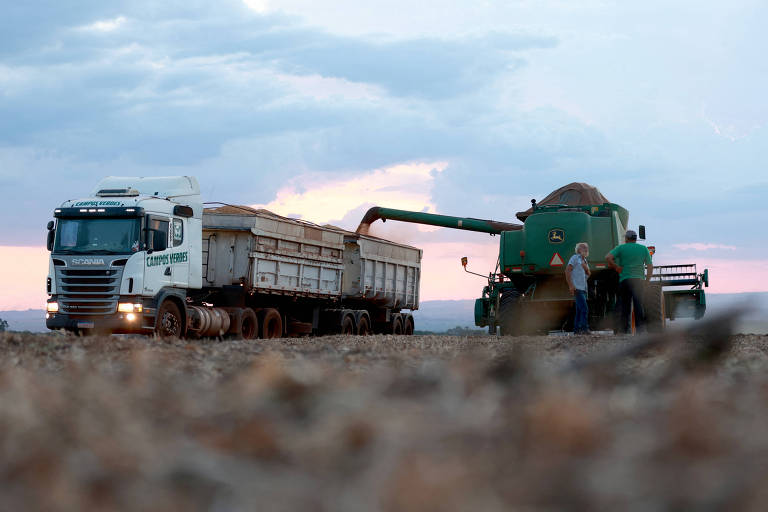 Estudo aponta alta de até 414% na carga tributária do transporte no agro; setor acende alerta