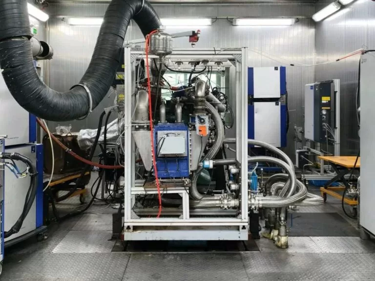 China evolui motor a hidrogênio para caminhões pesados