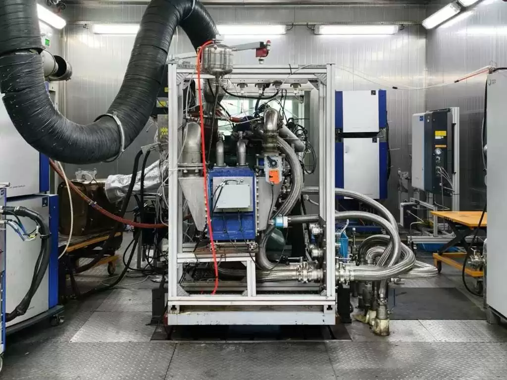 China evolui motor a hidrogênio para caminhões pesados