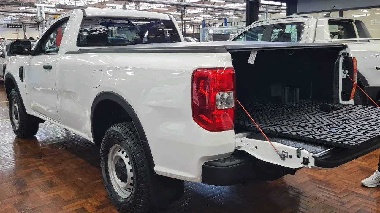 Acessórios como este ajudam na fixação e na movimentação da carga na caçamba da Ranger Acessórios como este ajudam na fixação e na movimentação da carga na caçamba da Ranger