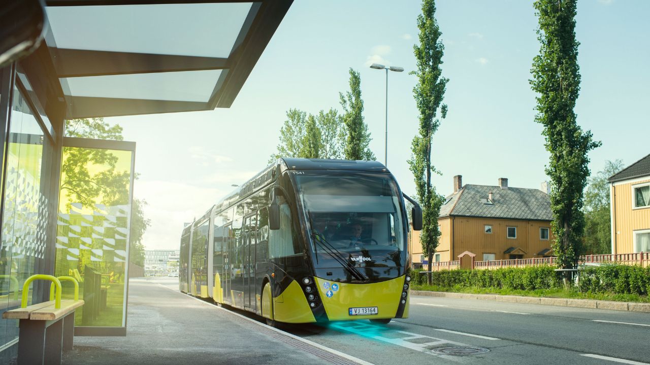 Electreon promete fim das longas paradas em BRTs com recargas na pista