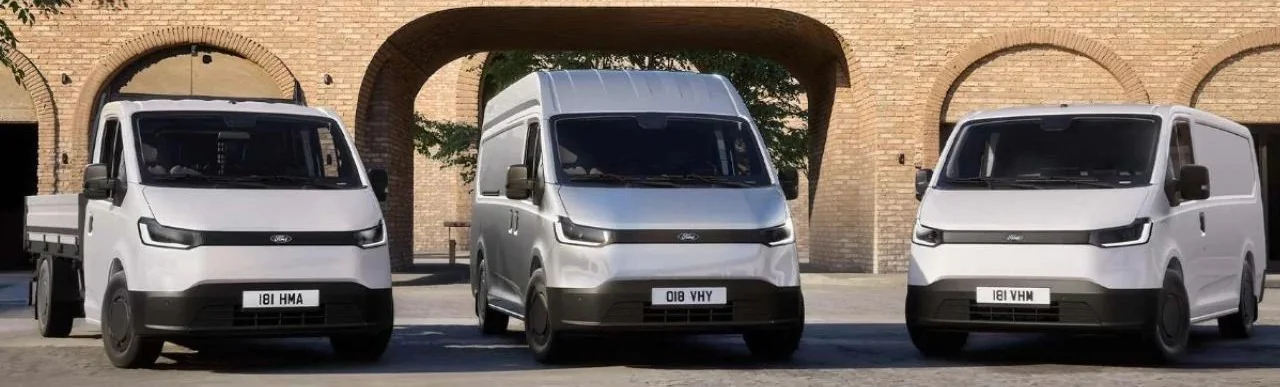 Ford Transit City nas versões L2 chassi cabine, L2H2 e L1H1, respectivamente Ford Transit City nas versões L2 chassi cabine, L2H2 e L1H1, respectivamente