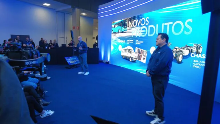 IVECO BUS apresenta novos chassis e versões do Daily Minibus na Lat.Bus 2026