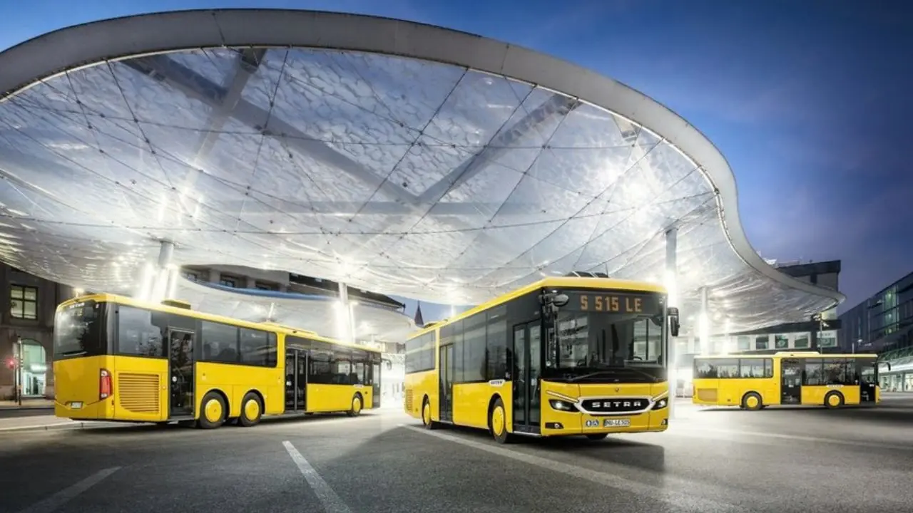 A Daimler Buses se tornará o primeiro fabricante de ônibus da Europa a introduzir atualizações OTA (Over the Air) A Daimler Buses se tornará o primeiro fabricante de ônibus da Europa a introduzir atualizações OTA (Over the Air)
