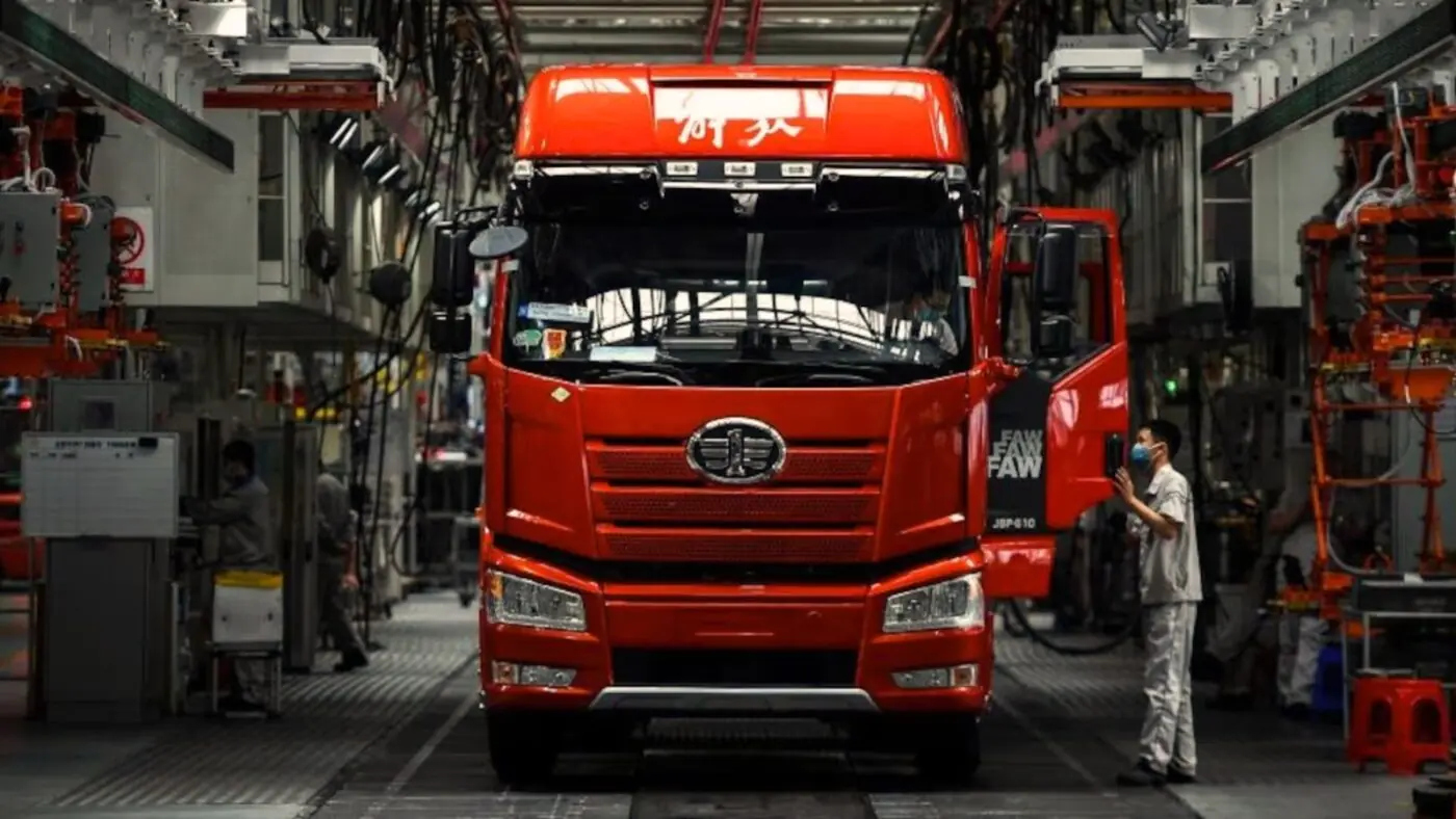 Cópia de IMAGEM PARA DISCOVERY 2026 09 28T122401.154 Sinotruk lidera no segmento de caminhões convencionais na China