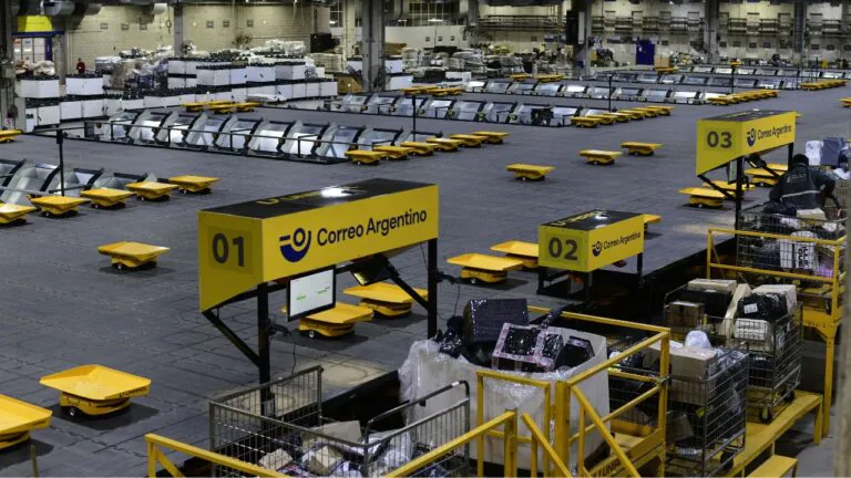Máquinas da Libiao Robotics operando no Correo Argentino