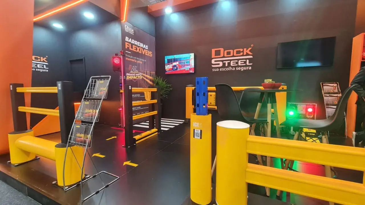 O estande da Docksteel na Intra Log Expo 2026 exemplificou seus dispositivos de segurança O estande da Docksteel na Intra Log Expo 2026 exemplificou seus dispositivos de segurança