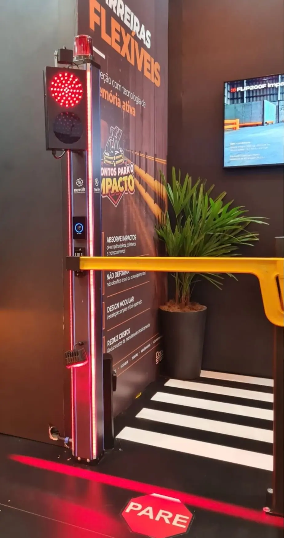 Sistema Docksteel automatiza o acesso de máquinas e pessoas em áreas de risco Sistema Docksteel automatiza o acesso de máquinas e pessoas em áreas de risco